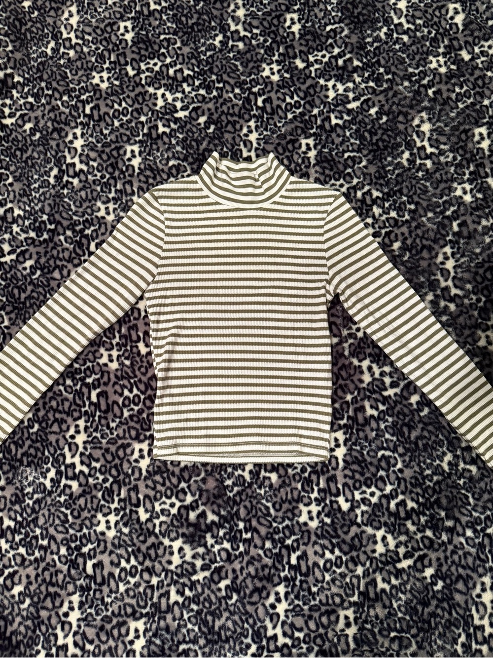 American Eagle white and olive green striped, cropped mock neck long sleeve